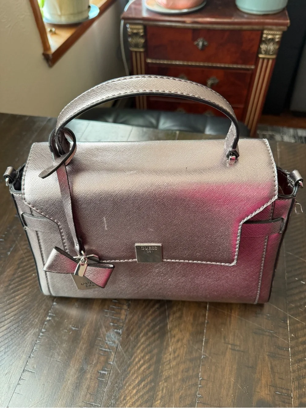 Chic GUESS Metallic Pewter Top-Handle Satchel Easy open/close. 4 pockets inside